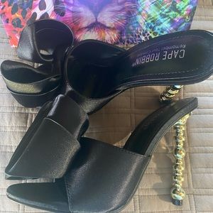 Sexy 5” Black and Gold Heels